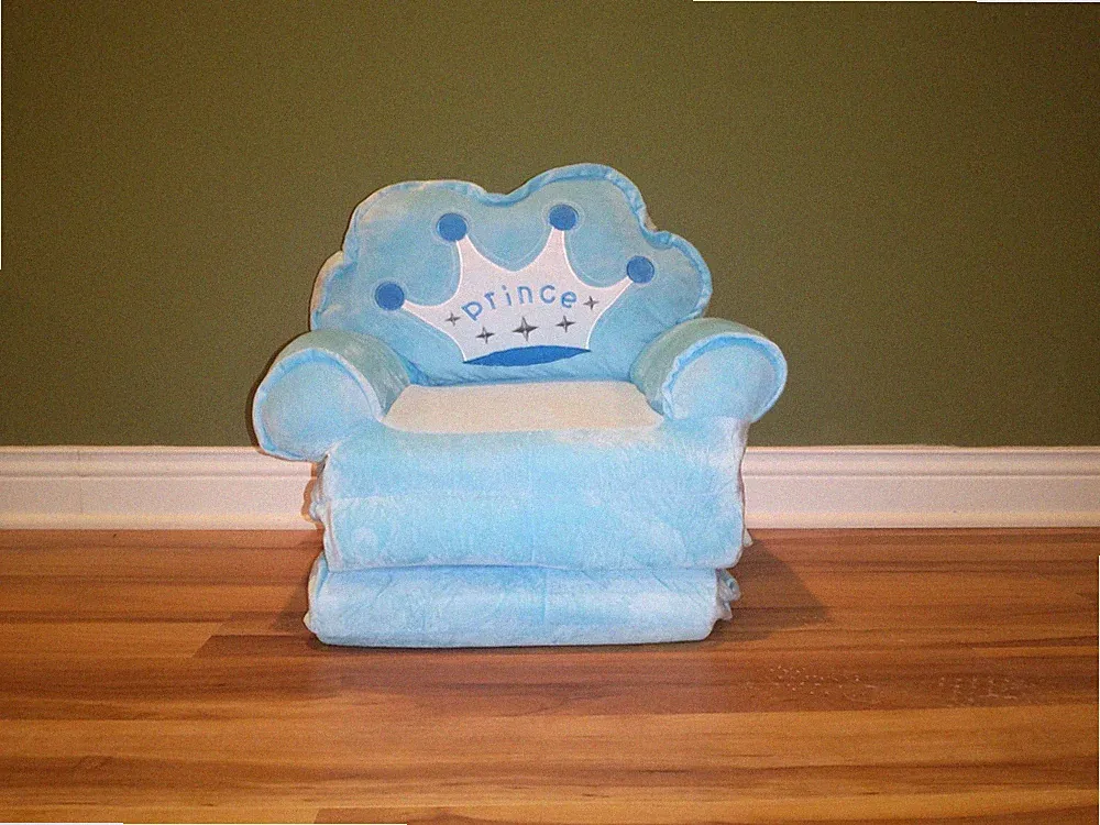 Queen Anne Back Kids' Recliner